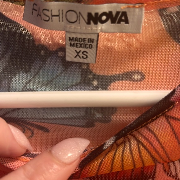 Fashion nova crop top - Picture 3 of 4